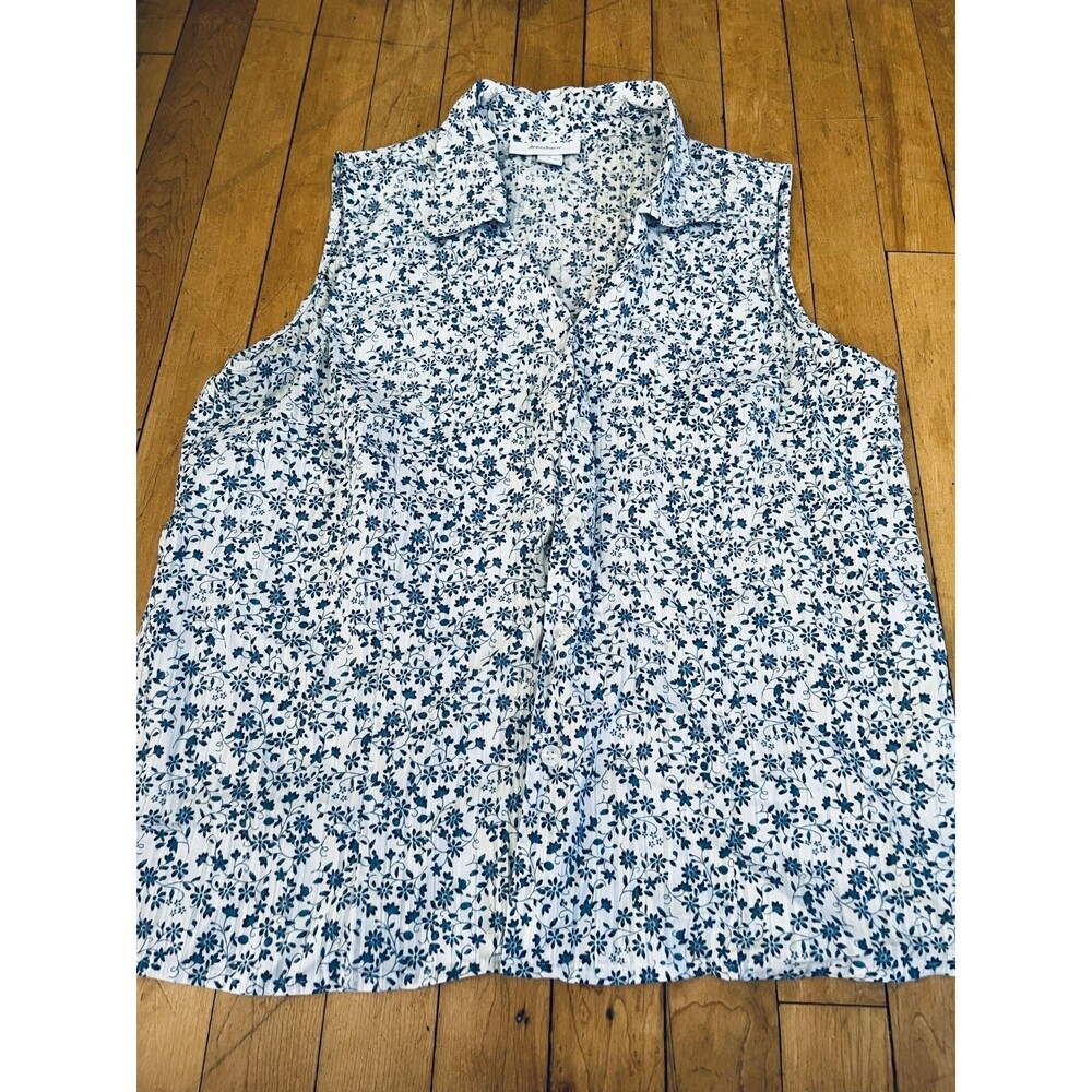 Dress Barn Womens Shirt Size L Blue Floral Seersucker Sleeveless Collared Blouse